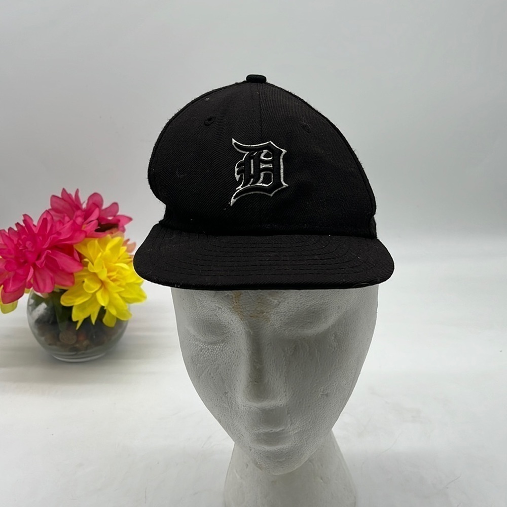Detroit Tigers Black and White Baseball Cap Hat Size 6 3/8HT3274